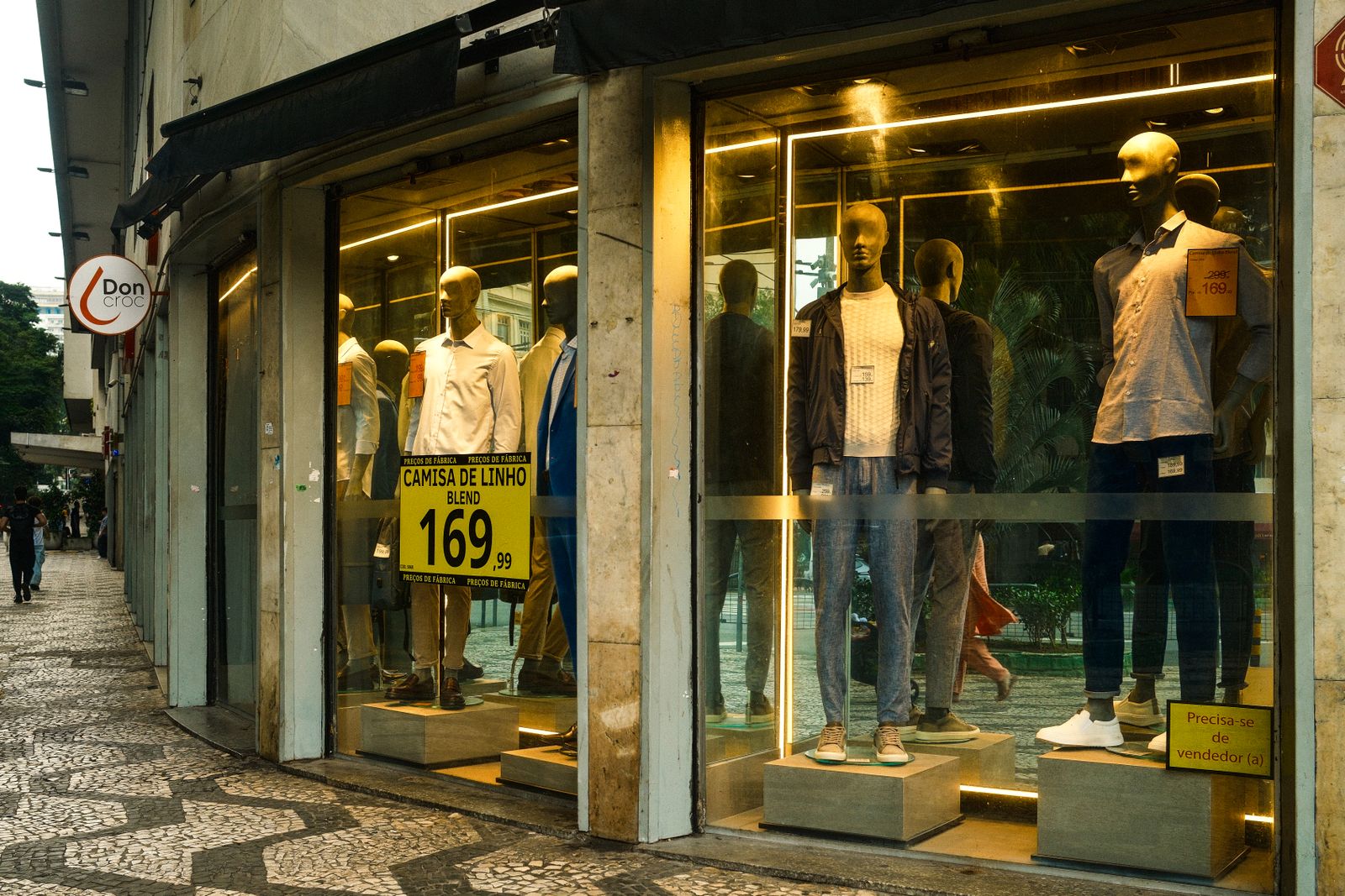 Investment sales, retail space