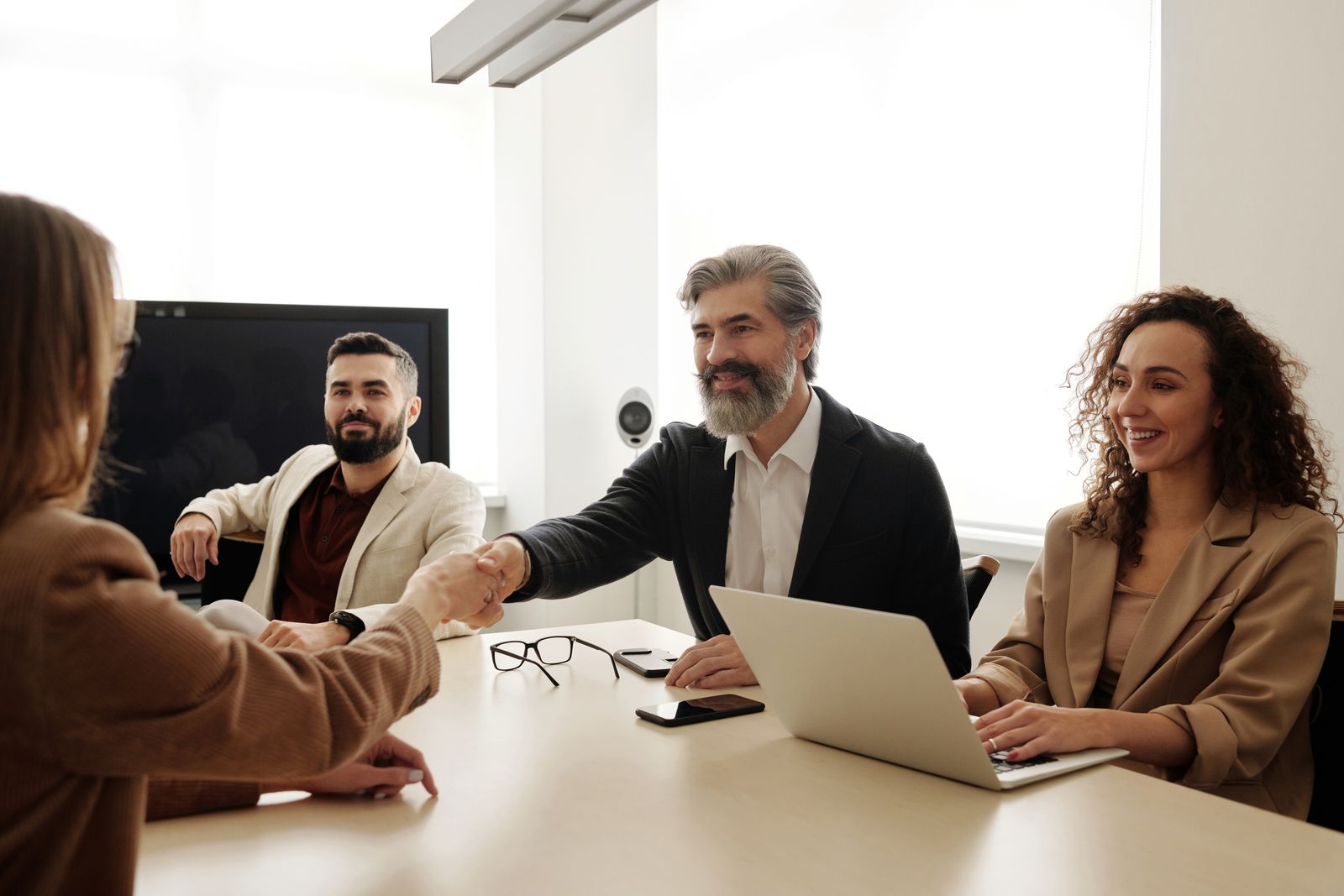 Valuation and research, services space